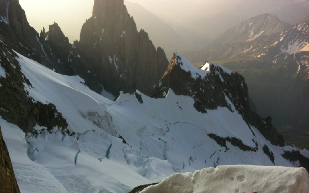 Pilier rouge du Brouillard, Voie Bonatti